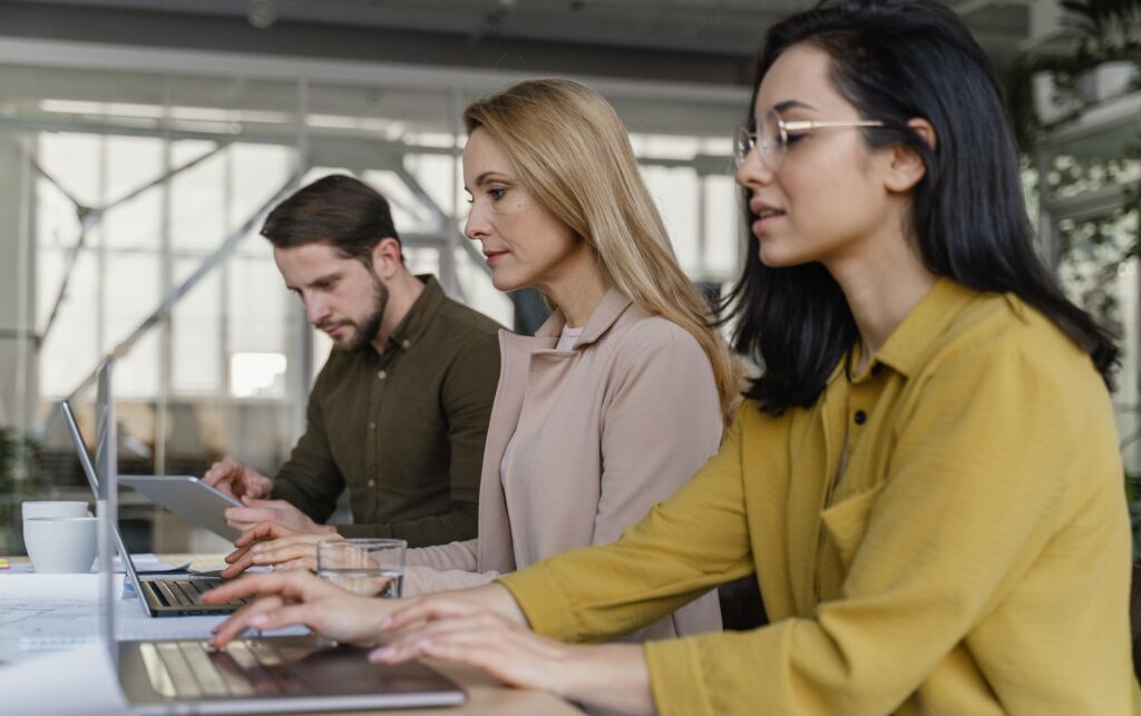 Why Choose a Chicago-Based Software Development Partner l WTT Solutions